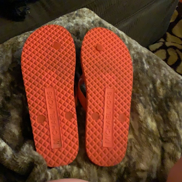 Too small for me - Picture 2 of 2